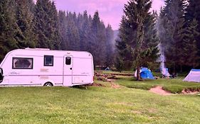 Apusenia Caravan Escape Padis - Glavoi